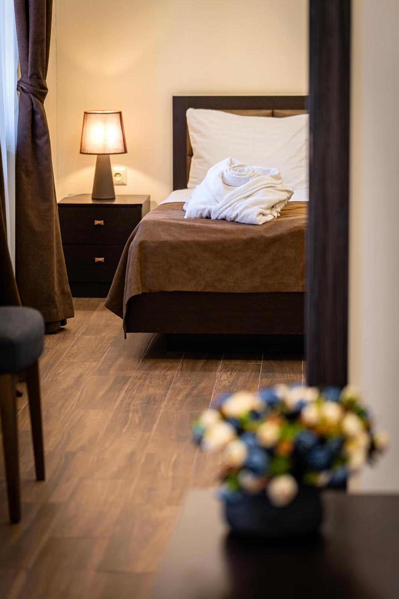 Boutique Living Hotel Erevan Exterior foto