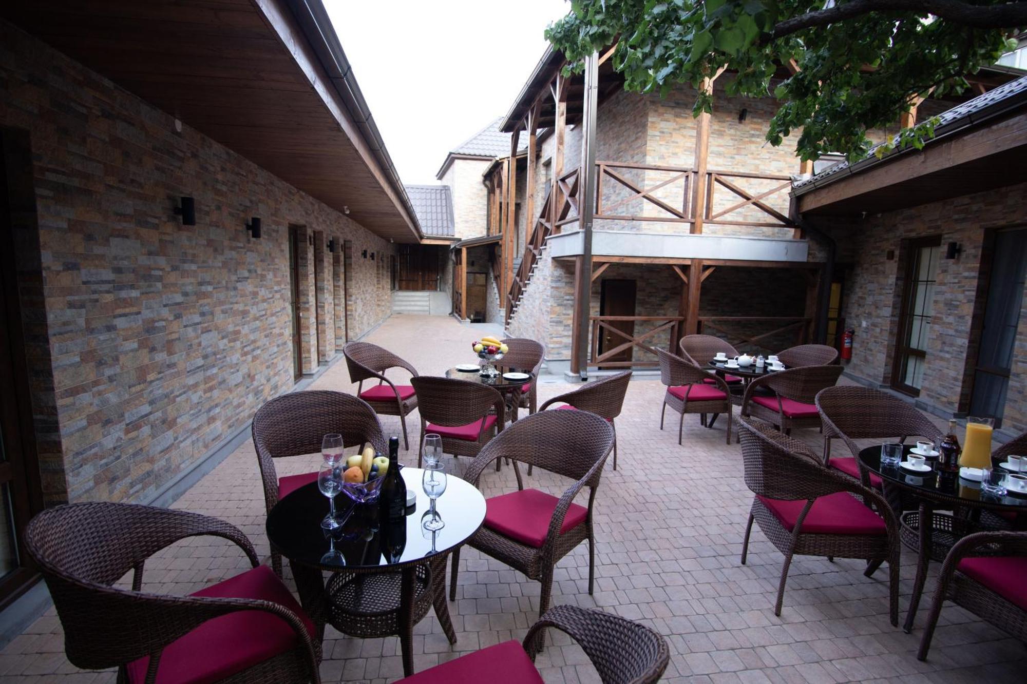 Boutique Living Hotel Erevan Exterior foto