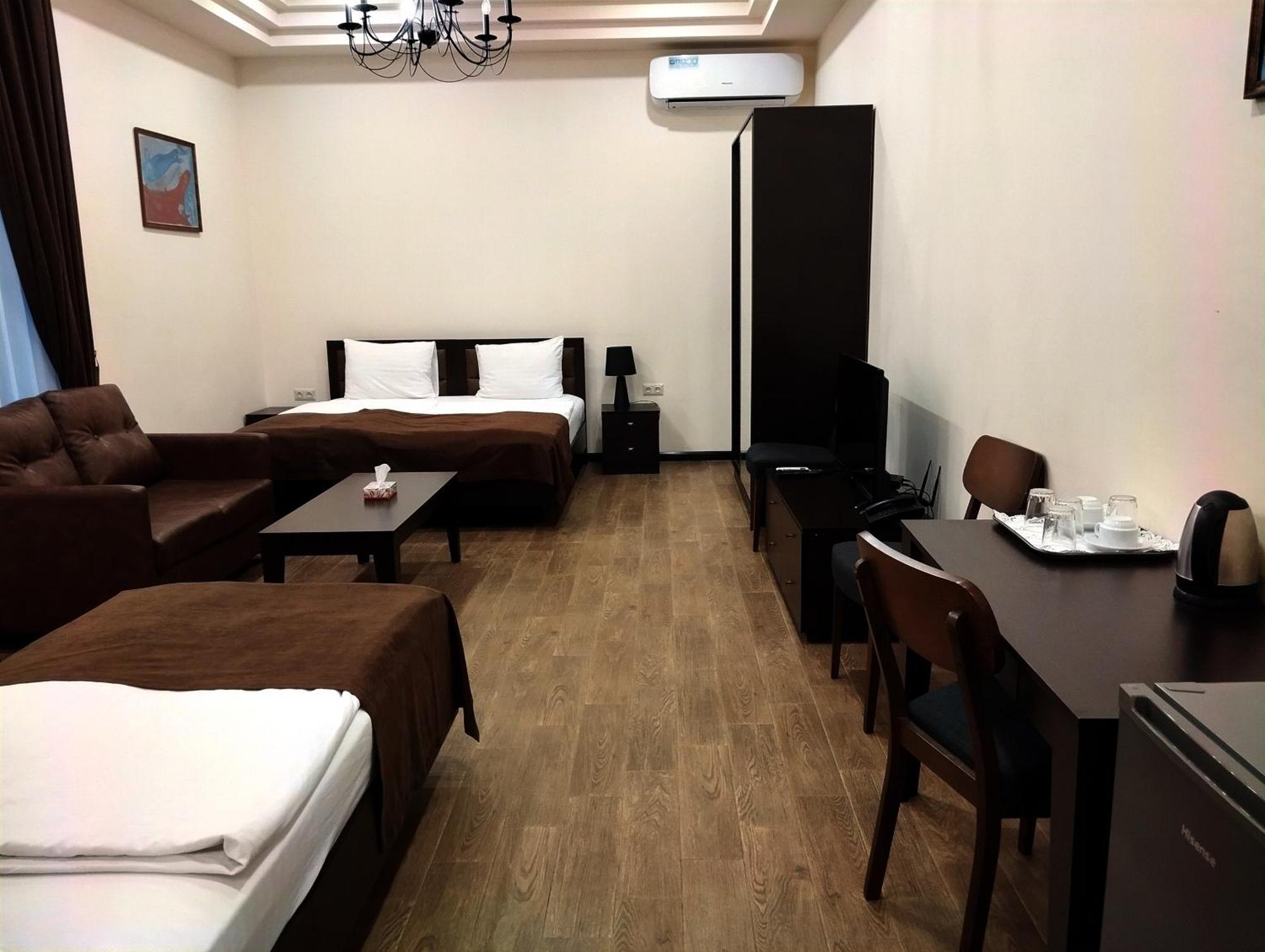 Boutique Living Hotel Erevan Exterior foto
