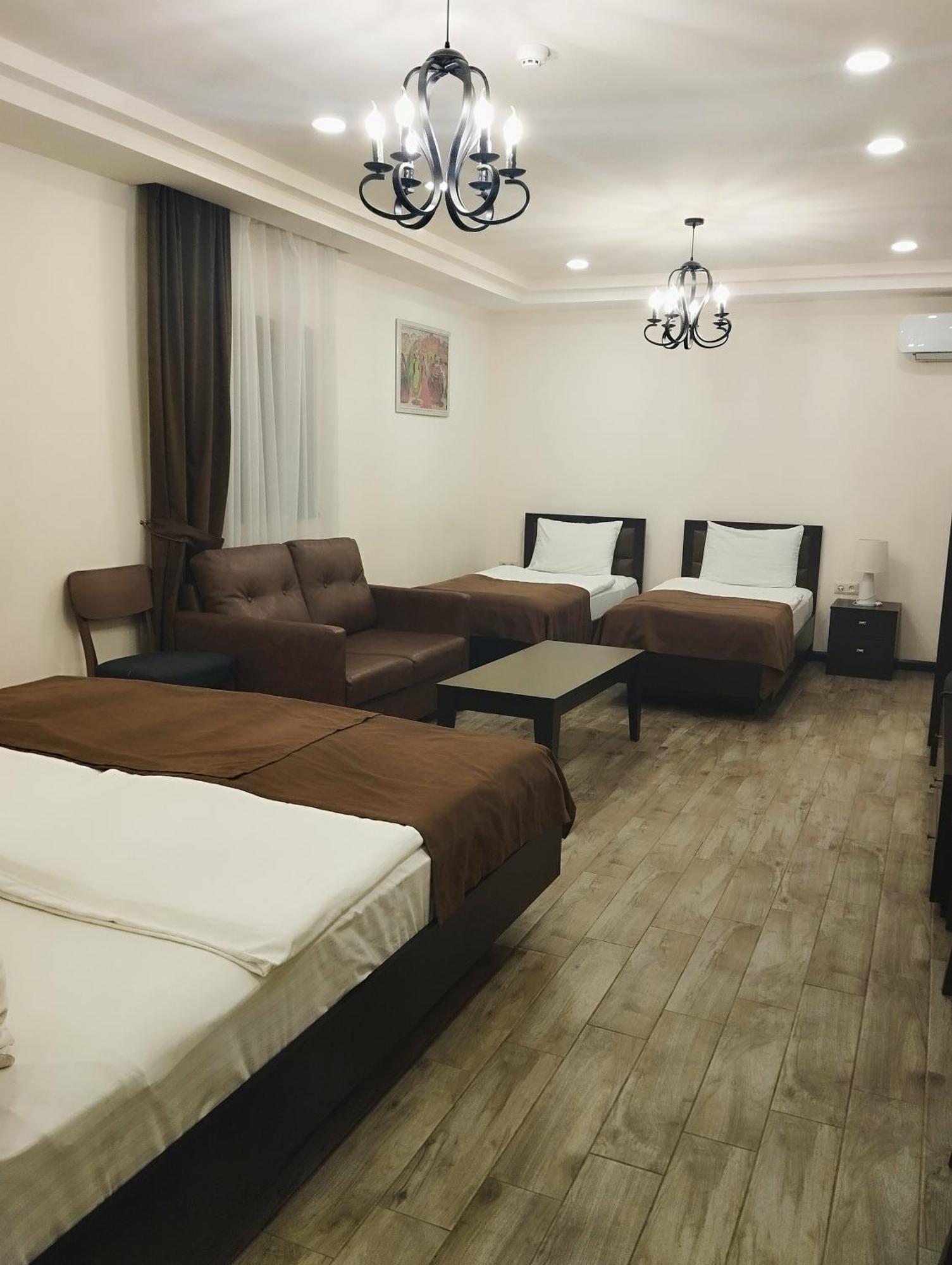 Boutique Living Hotel Erevan Exterior foto